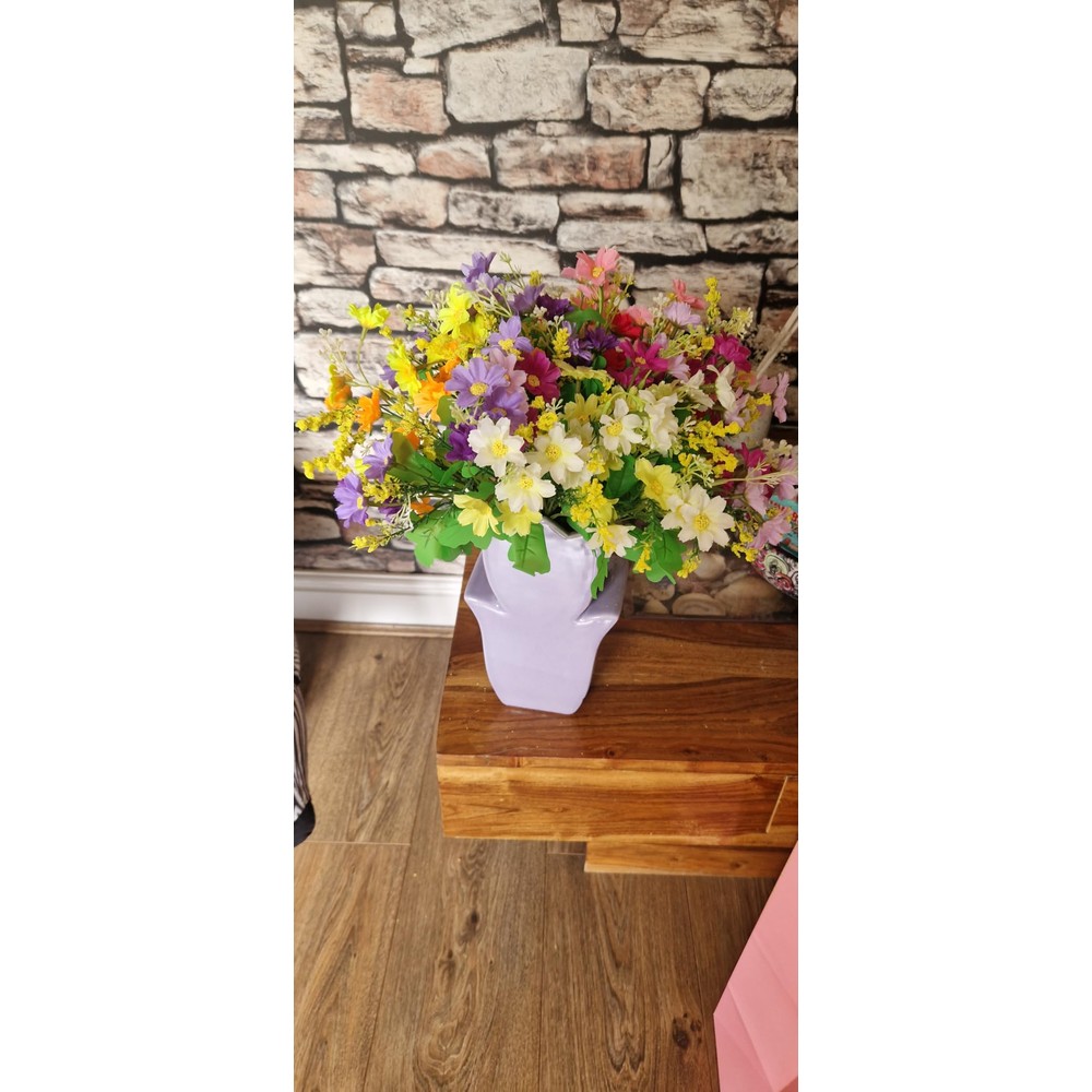 Customer display: Colourful artificial daisy bouquets (6 bunches)