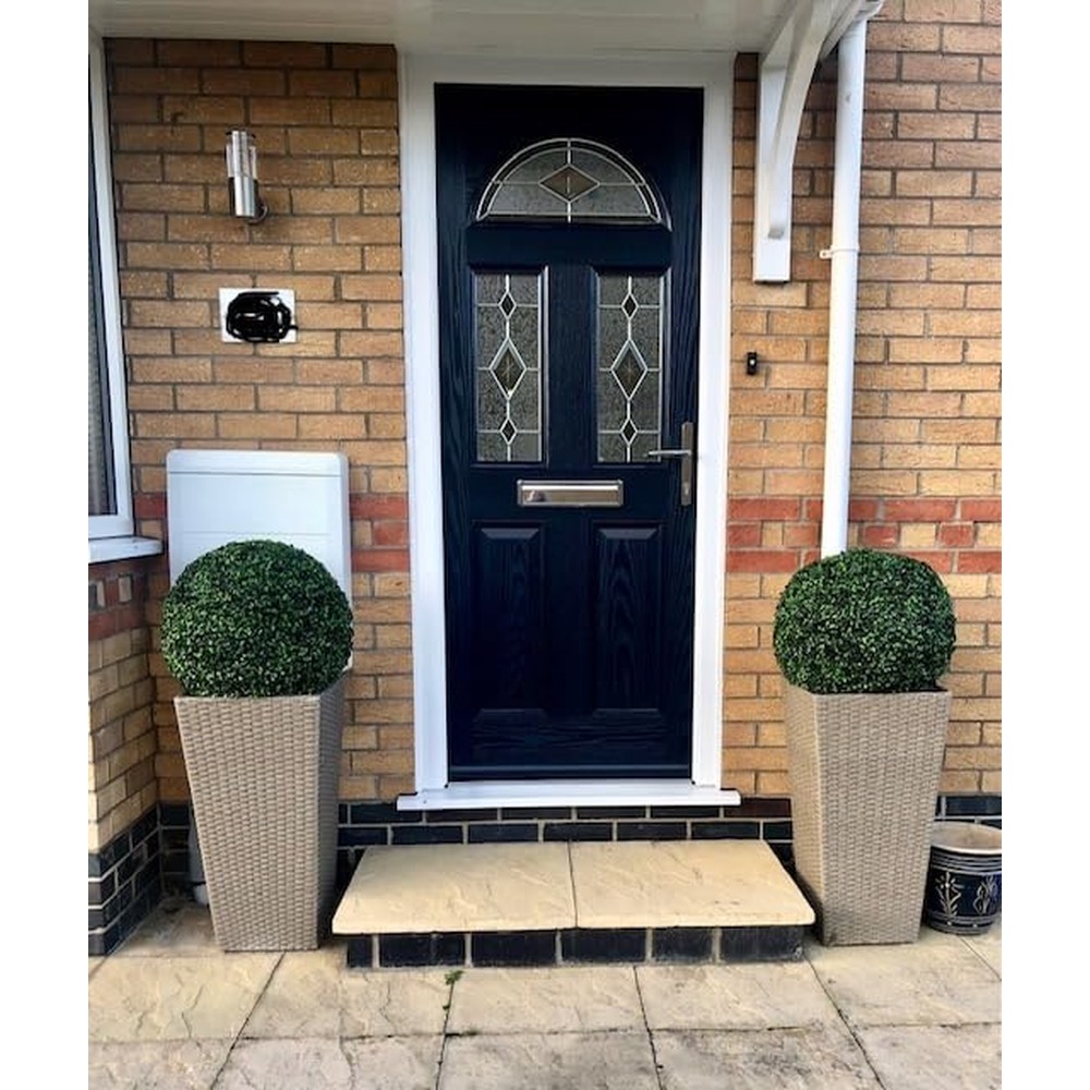 Costway artificial boxwood topiary balls for planters (pair, 40cm) - Image 2