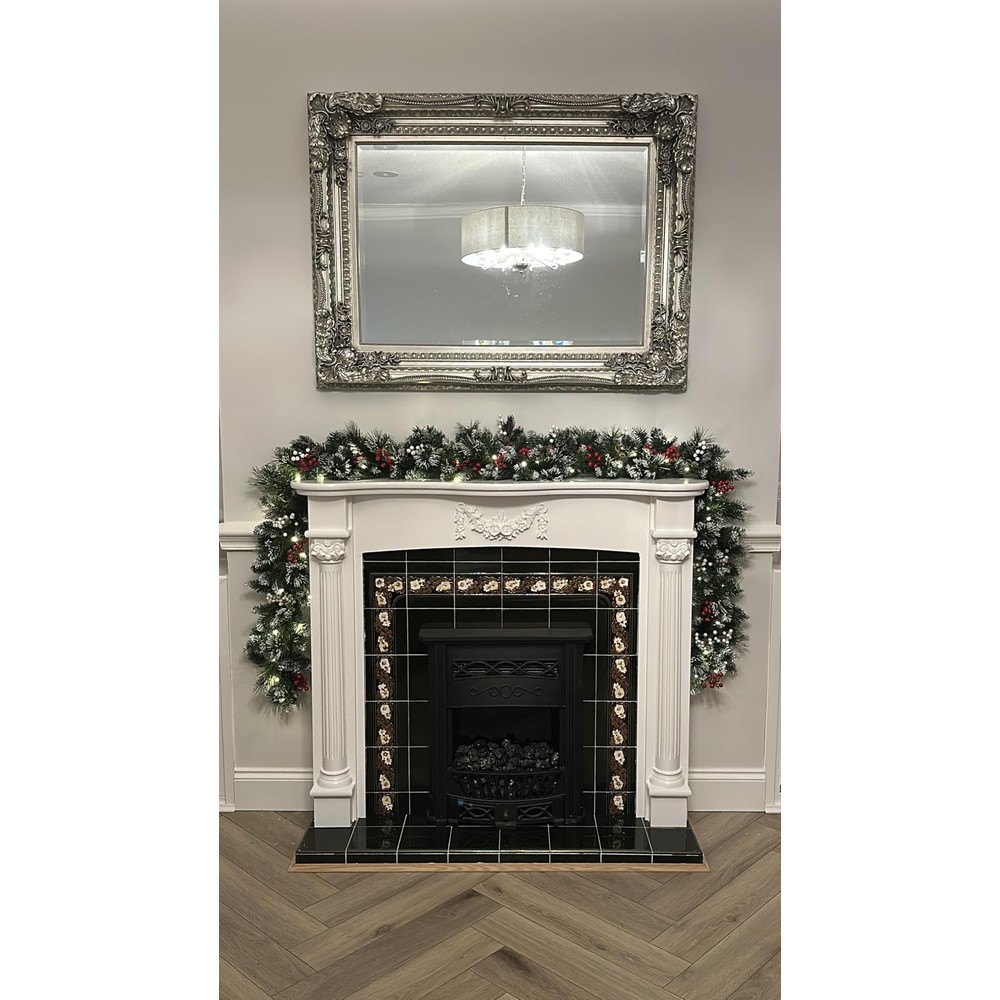 Customer display: Trepcrow snowy berry Christmas garland with remote-control lights (270cm)