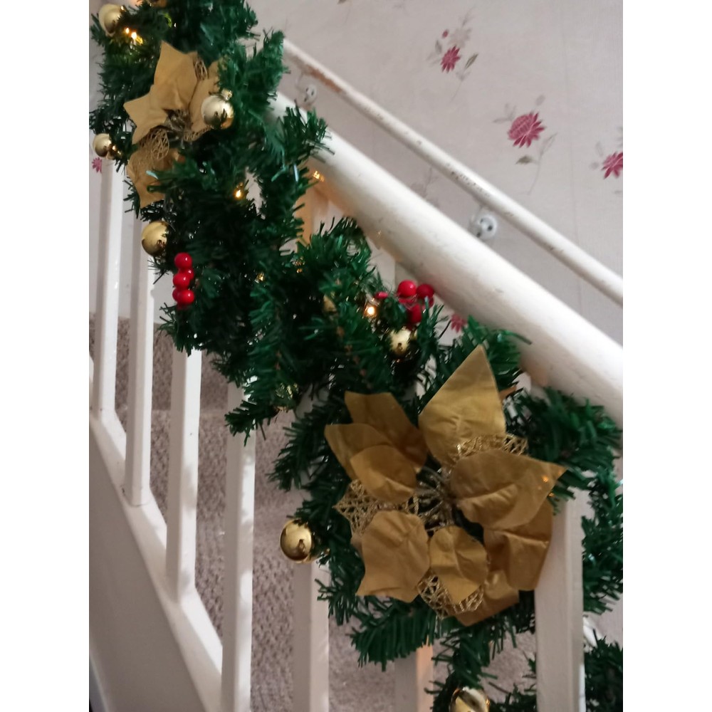 Customer display: Vivo Technologies gold flower Christmas garland with lights (270cm)
